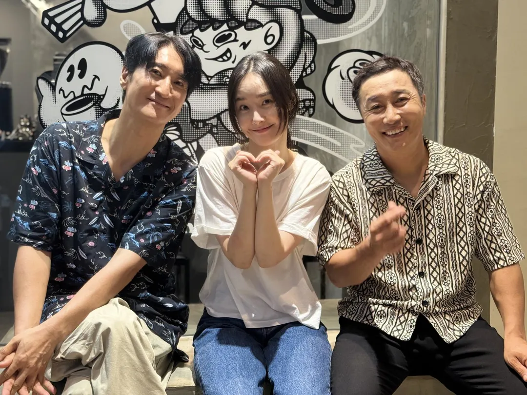 韓星申鉉濬（左起）、裴優熙、金炳萬主演電影台韓合作電影《懸賞令》。