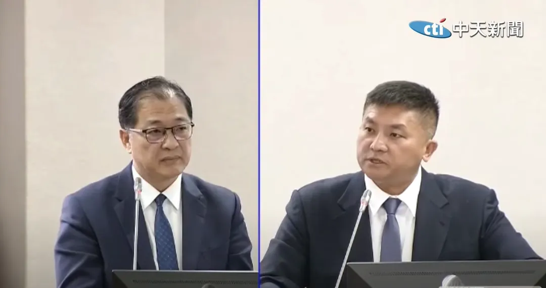 吳宗憲（右）27日質詢鄭銘謙（左）。（圖／中天新聞）