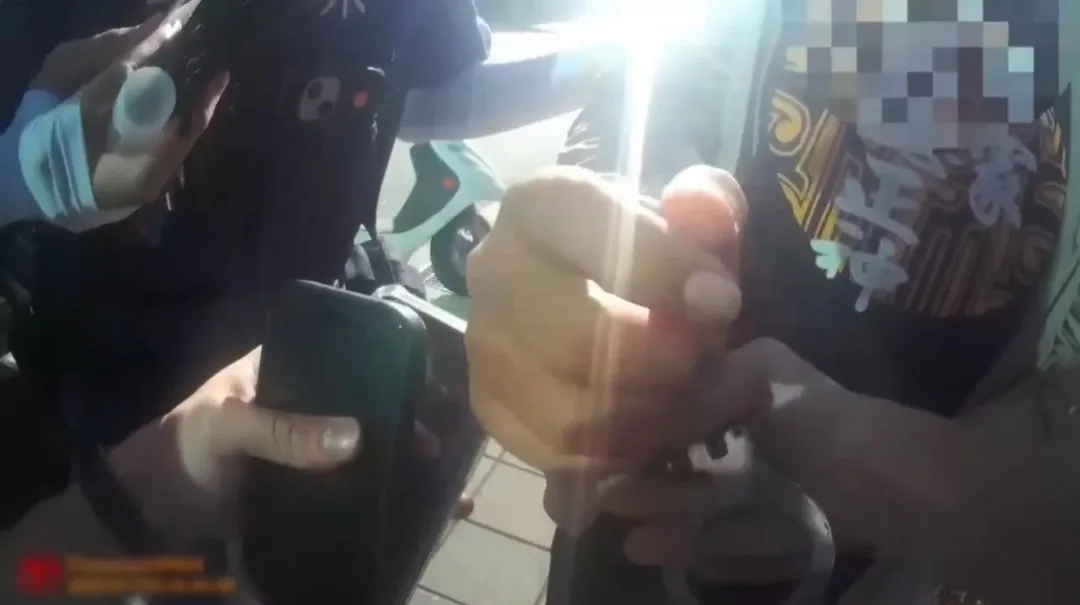 嫌犯違規遭查獲持毒並為詐騙車手。（圖／翻攝畫面）