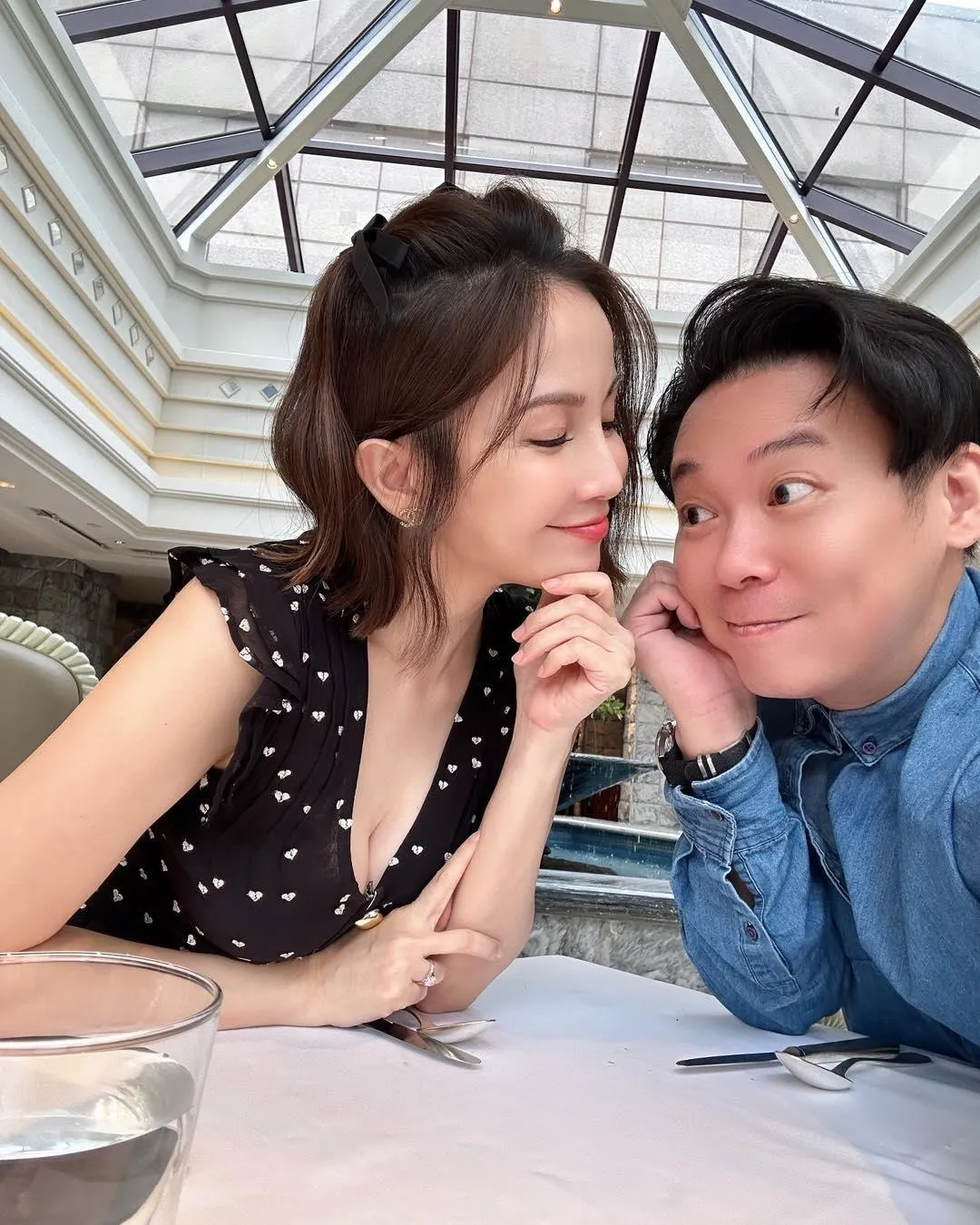 孫樂欣曝老婆鍾欣怡半夜邊哭邊擠奶。（圖／翻攝自電視製作x孫樂欣臉書）
