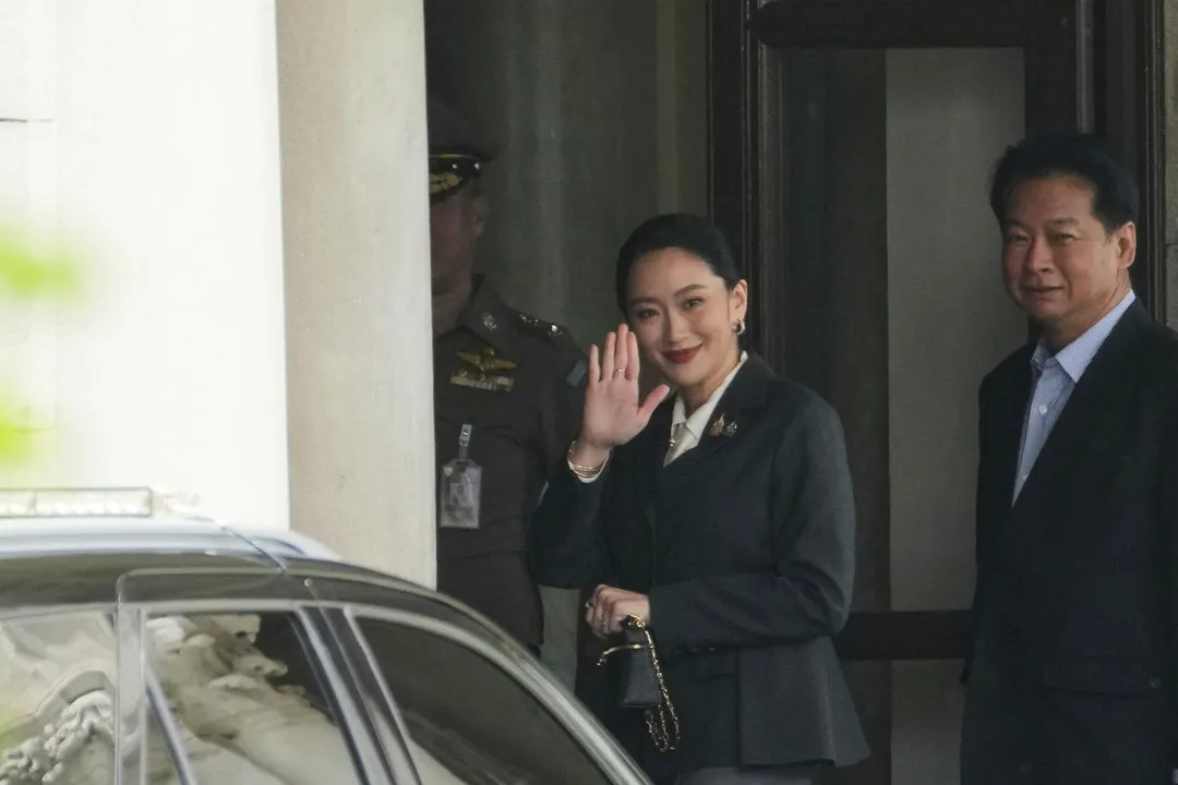 貝東塔今現身曼谷政府大樓。（圖／美聯社）