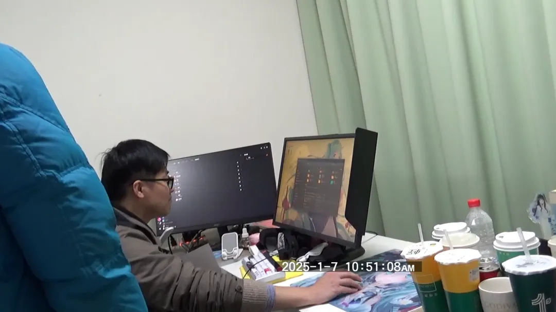警方數位鑑識查扣犯罪資料。（圖／翻攝畫面）