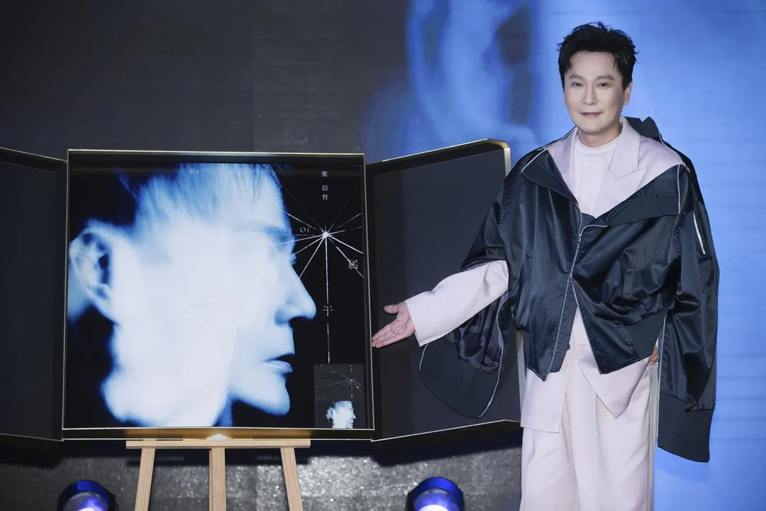 「情歌王子」張信哲近期推出全新概念專輯《屬於》。（圖／潮水音樂 提供）