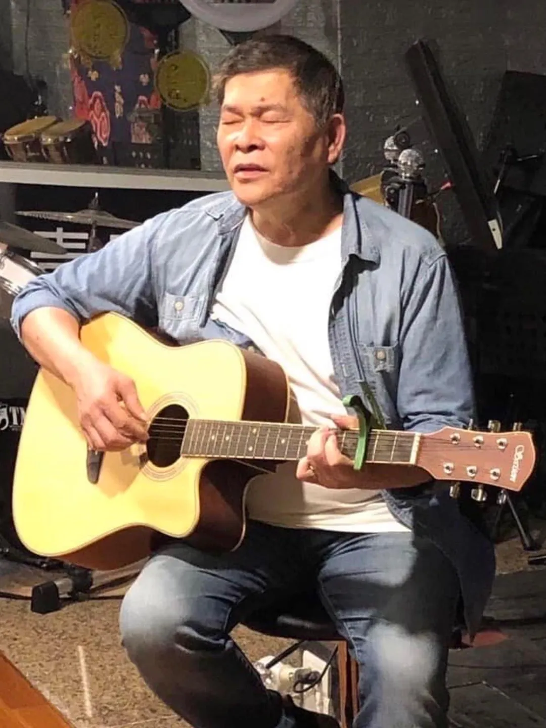 澎恰恰目前努力工作還債。(圖/翻攝自澎恰恰臉書)