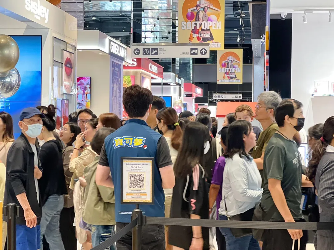 新光三越台南小北門店停水餐廳出餐速度，更造成廁所環境髒亂。（圖／翻攝自臉書／新光三越 台南小北門店）