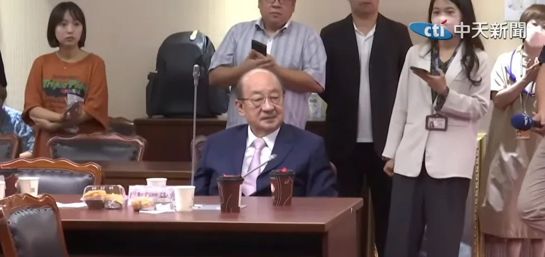 柯建銘確定續任民進黨立院黨團總召。（中天新聞）