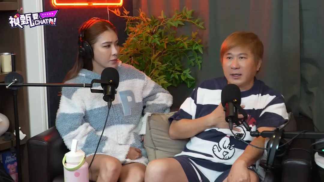 胡瓜（右）坦言過去看到小禎（左）沉溺情傷感到相當心疼。（圖／翻攝自《禎甄要chat內》YouTube）