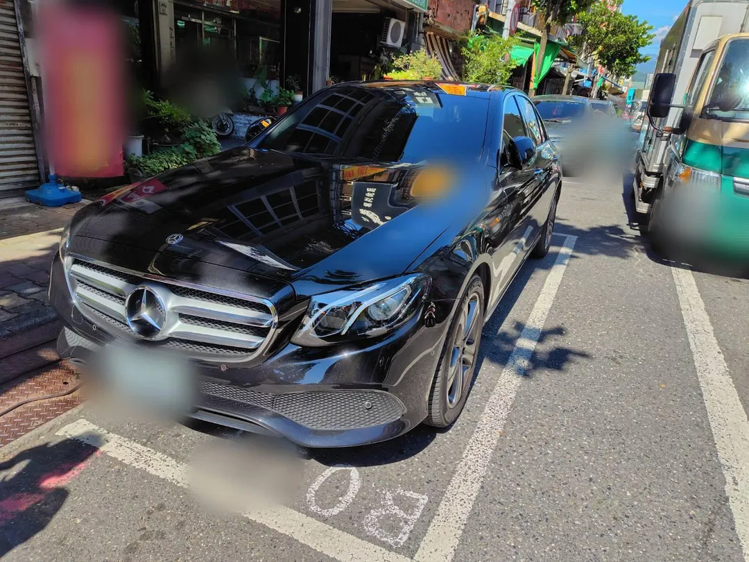 宜蘭一名菜販欠稅3萬賓士車險被查封。（圖／行政執行署宜蘭分署提供）