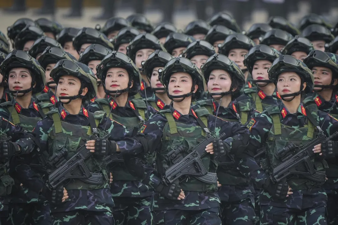 軍隊在閱兵式上。（圖／美聯社）