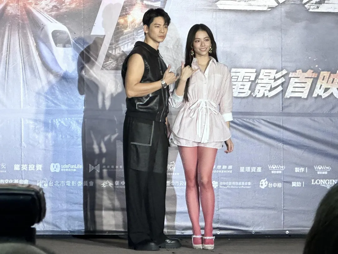 災難動作片《96分鐘》即將上映，林柏宏（左）和宋芸樺（右）在片中飾演夫妻。（圖／記者 伍映澄 攝）&nbsp;