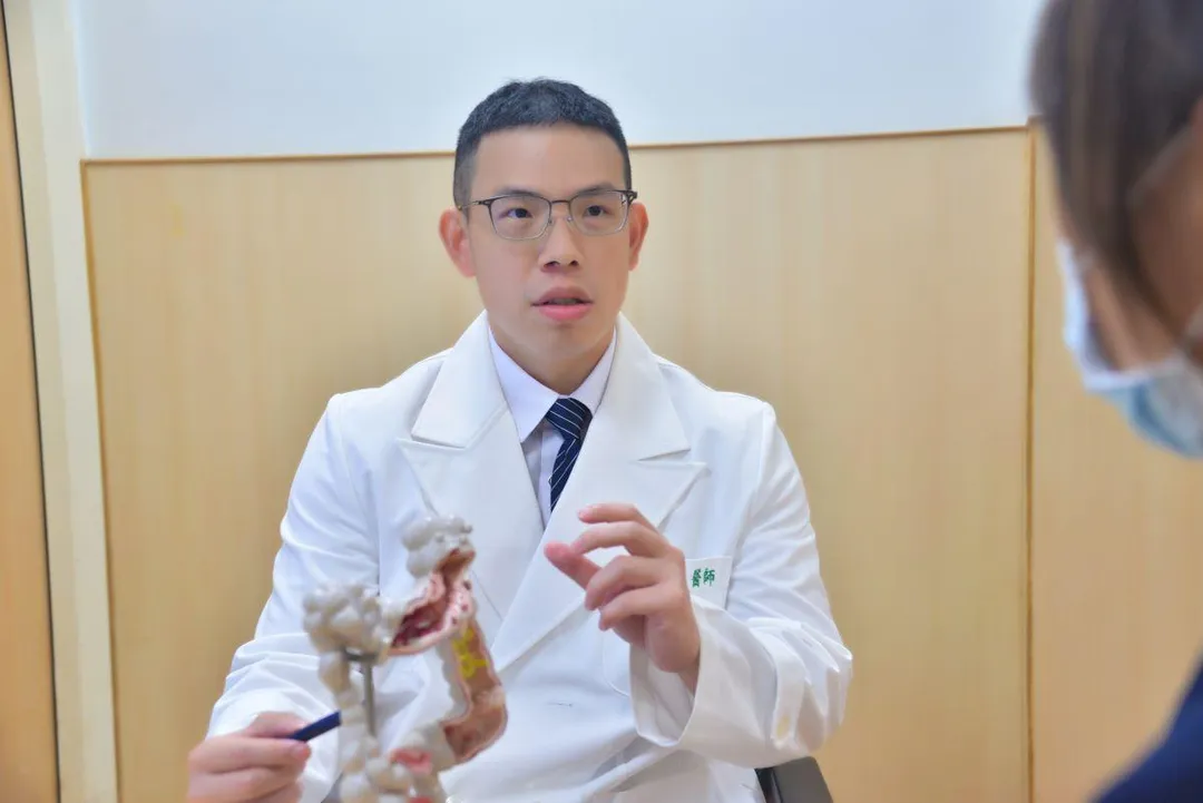 陳昱廷醫師看診示意照。（圖／台北慈濟醫院）