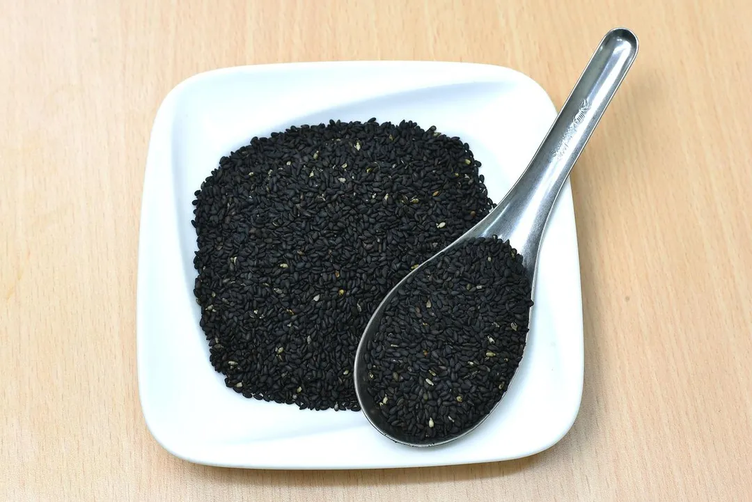 黑芝麻、黑米、黑木耳等，這些食材都富含花青素、多醣體、維生素E與礦物質等營養成分。（示意圖／Pixabay）