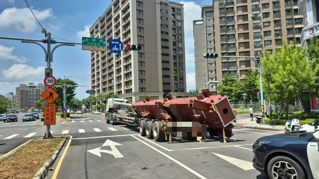 馮姓駕駛欲從內湖前往重慶北路工地,疑似因路況不熟而開往肇事地點。(圖/警方提供)