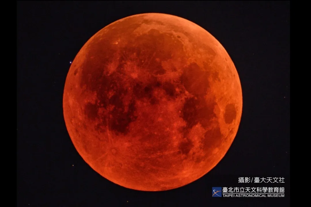 8日凌晨將出現難得的「血月」現象。(圖/翻攝自台北市立天文科學教育館官網)