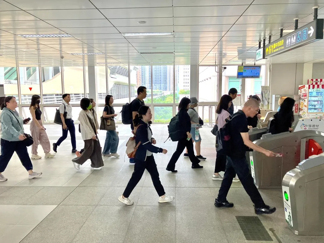 台中捷運綠線運量突破5000萬人次辦慶祝活動,不過第5000萬名乘客還沒現身領獎。(圖/非當事畫面/台中捷運提供)