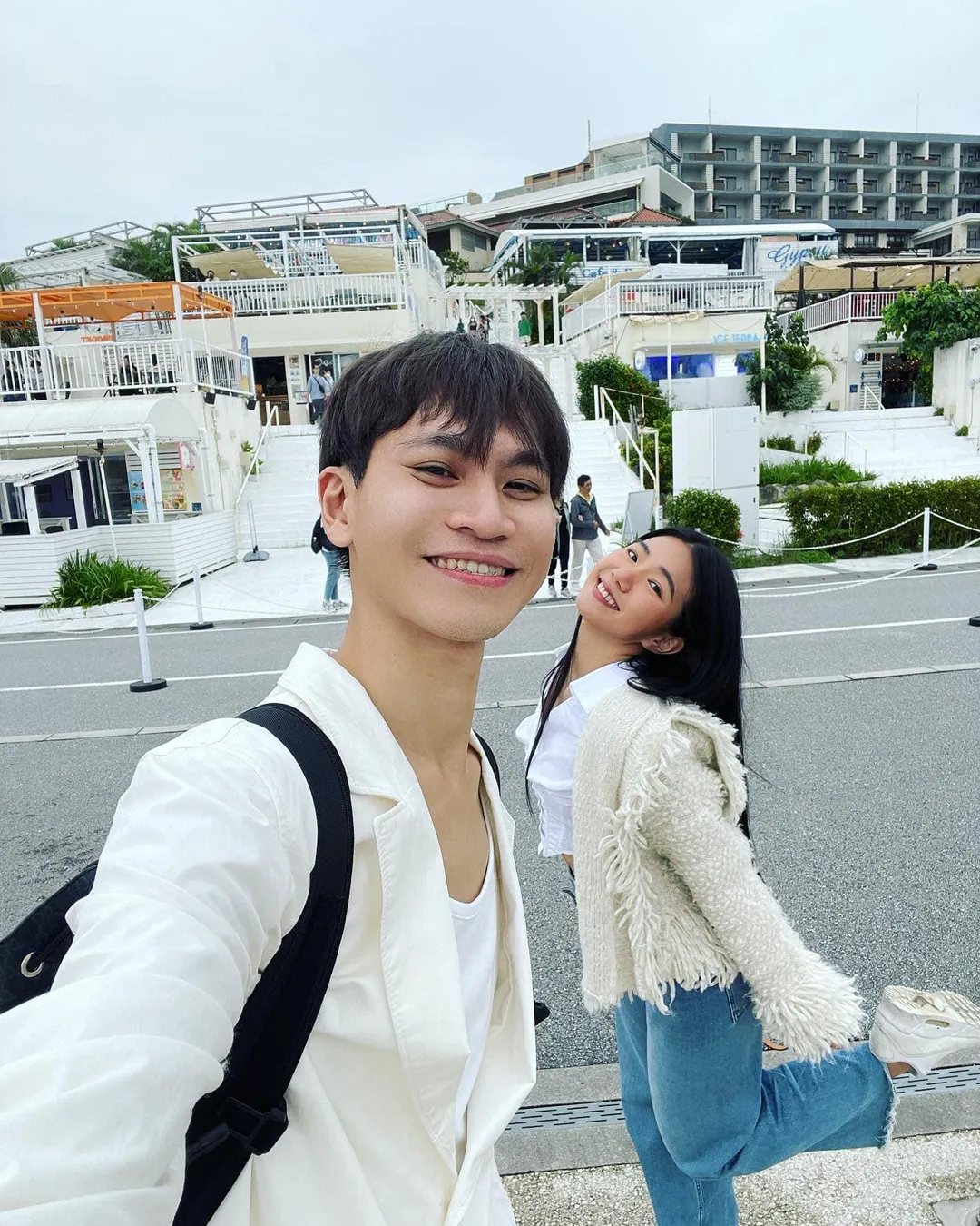 Andy(左)和家寧(右)分手後,因群海公司財務問題對簿公堂。(圖/翻攝自眾量級Crowd臉書)