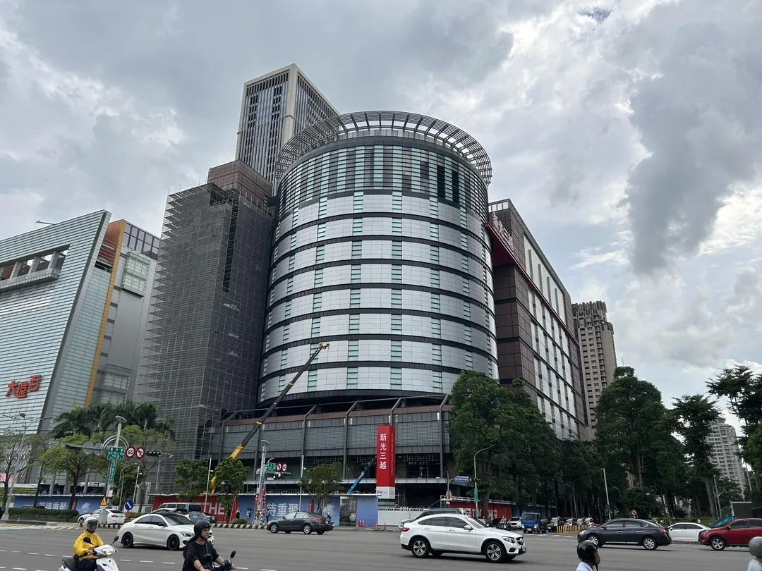 新光三越中港店去年發生氣爆案。（圖／中天新聞）