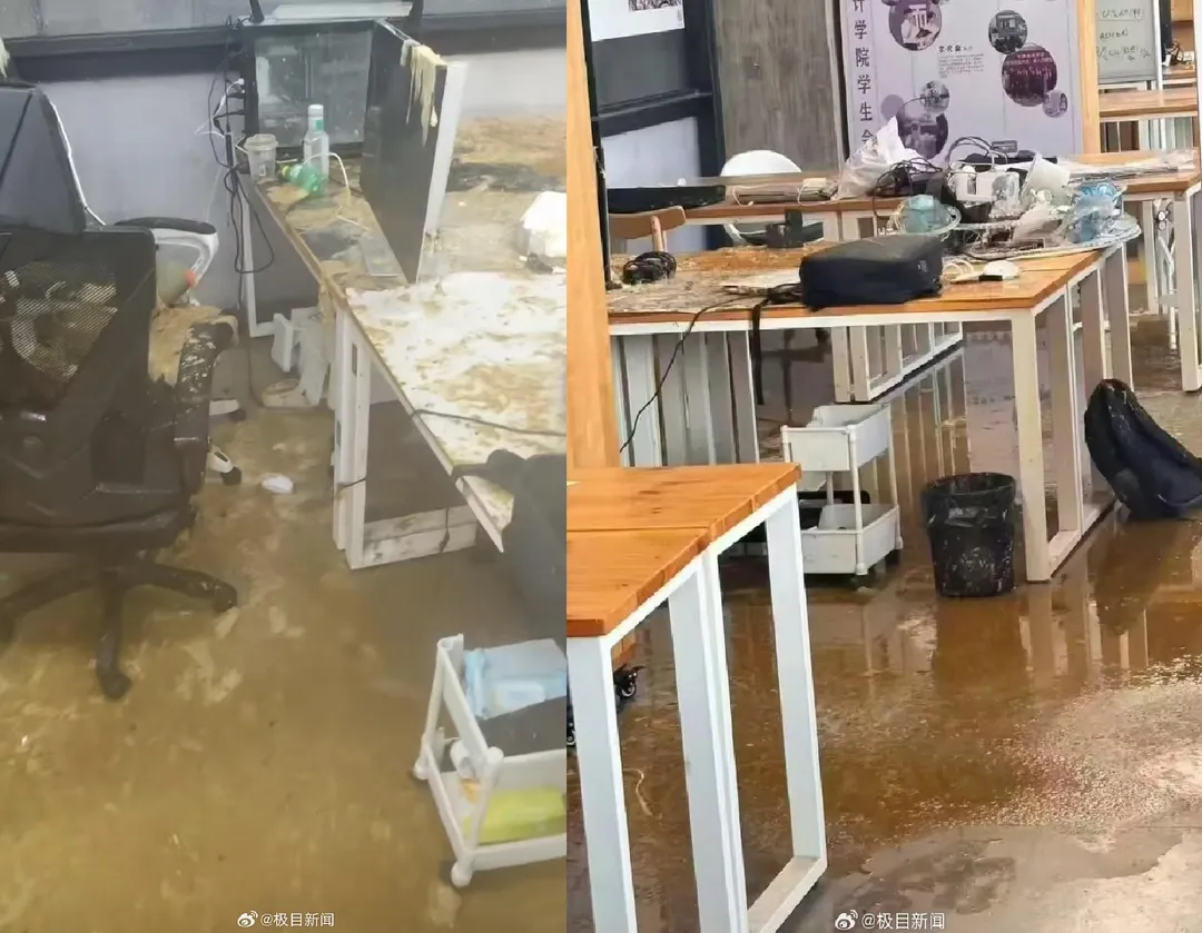 影片中可見教室內的桌椅、電腦和地板都是污水和污物。（圖／翻攝微博@極目新聞）