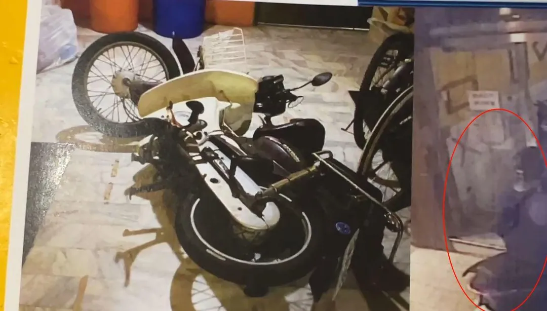 台南成大學生租屋處驚傳毀損案，有多輛機車後照鏡被砸壞，學生透過群組接力通報，也自製標語抓兇手。（圖/中天新聞）