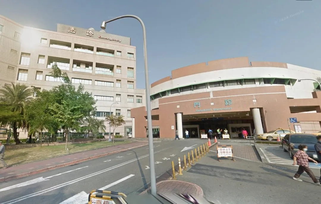 高雄榮總今天傳出跳電事故。（圖／翻攝自Google maps）