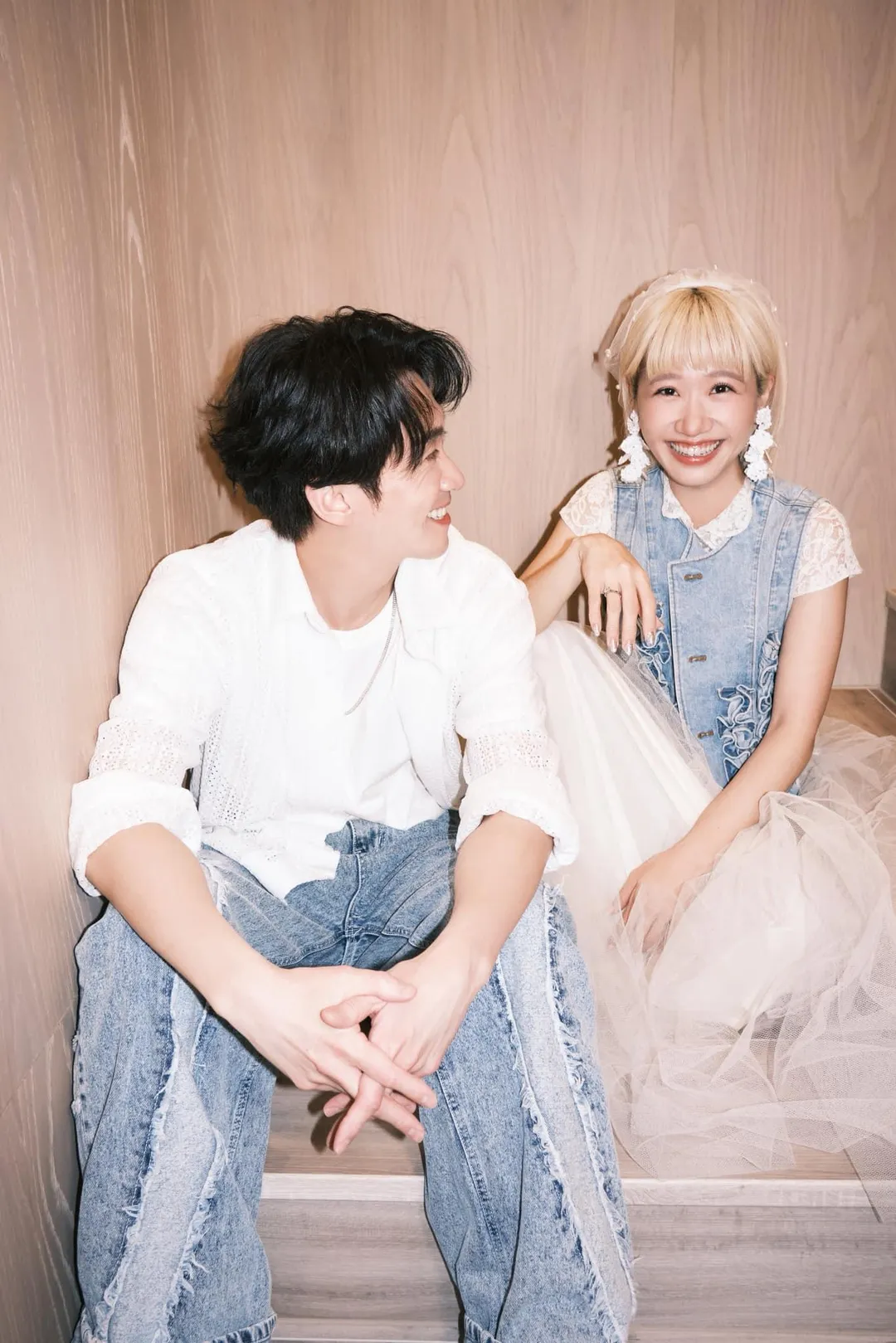 Lulu和陳漢典宣布婚訊。(圖/翻攝Lulu黃路梓茵 臉書)