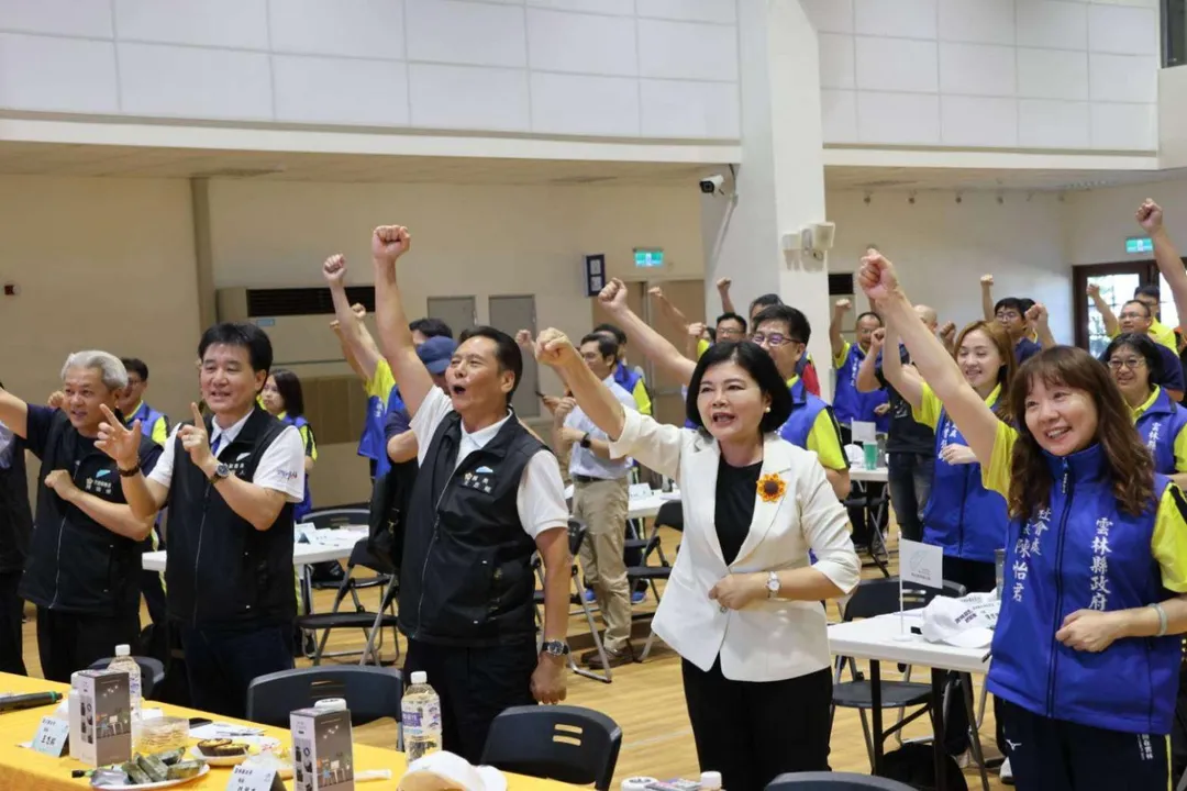 雲林縣長張麗善12日赴連江縣考察，與連江縣長王忠銘一起出席活動。（取自張麗善臉書）