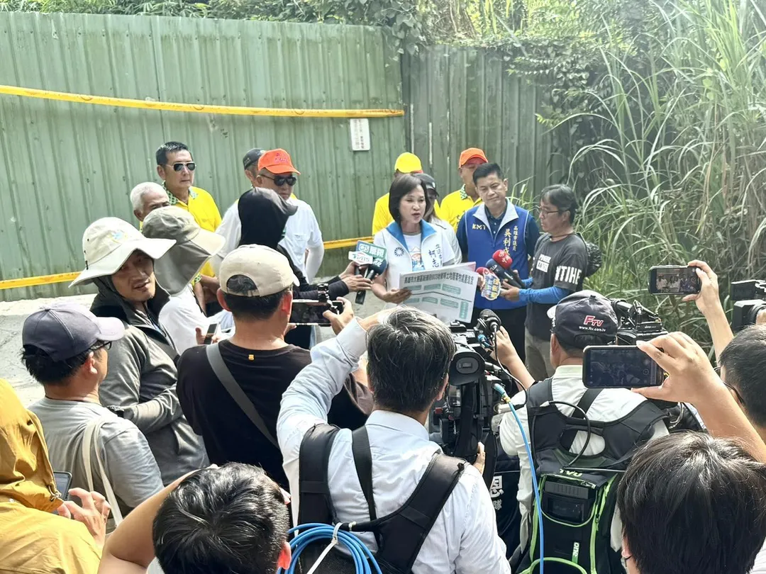 柯志恩會勘大樹區農地前一天，高雄市府突然開發並拉起封鎖線。（圖／柯志恩臉書）