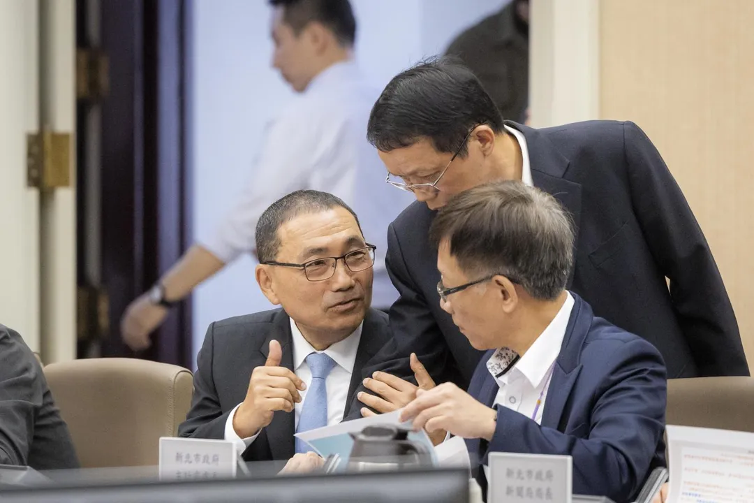 卓榮泰今（13）日地方首長北上共商「財政收支劃分法」解決方式，侯友宜上午出席。（圖/新北市府提供）