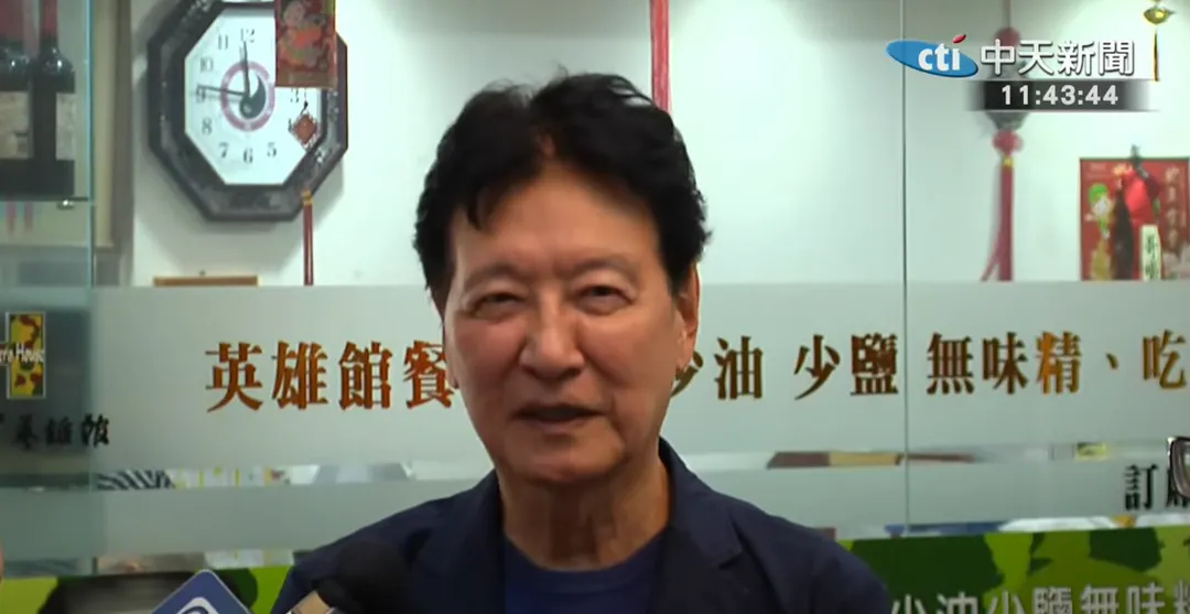 趙少康今受訪表示,已經在做民調,等結果出爐後就會決定由誰領表登記參選。(圖/中天新聞)