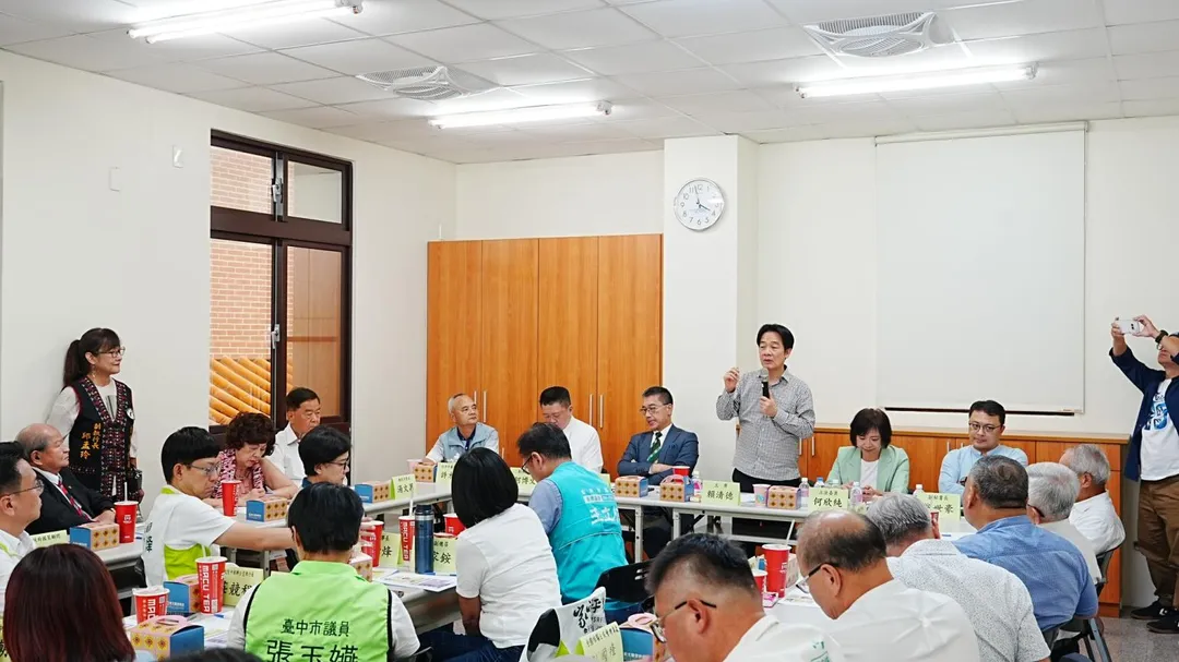 賴清德14日赴台中與在地黨公職座談。（圖／翻攝何欣純臉書）