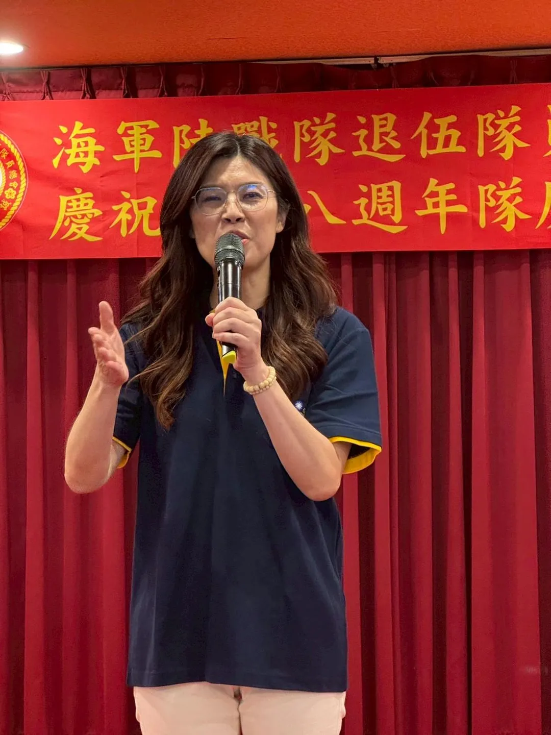 根據一份國民黨主席選舉最新民調，已宣布參選的鄭麗文與未正式表態的郝龍斌兩人支持度呈拉距。（圖／鄭麗文臉書）