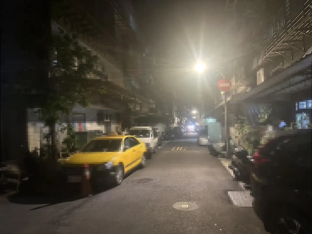 台北市萬大路的巷弄內公寓6樓，驚見女腐屍。（圖／民眾提供）