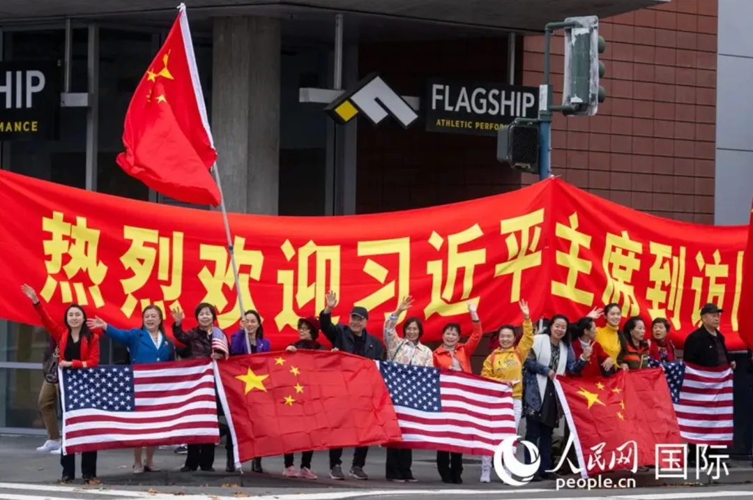 大陸人民網曾報導出示「熱烈歡迎習近平主席到訪」的紅布條照片。（取自謝克洋脆）