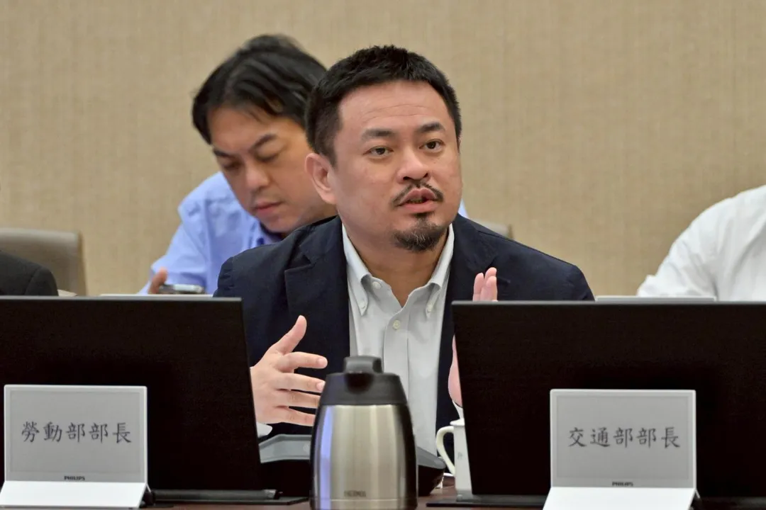 勞動部長洪申翰報告。(圖/行政院提供)