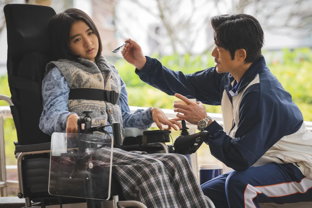 《無名指》描述家中有肌肉萎縮症病患一家人的悲歡離合。（圖／華映娛樂 提供）