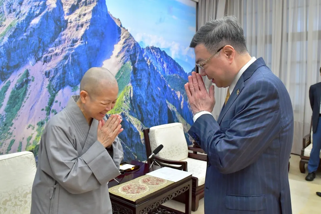 行政院長卓榮泰會見釋昭慧等人。(行政院提供)