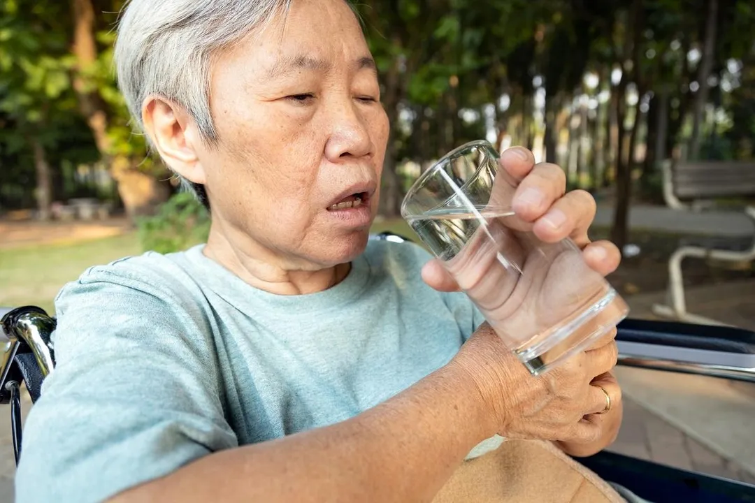 帕金森氏症雖然是慢性進行性疾病，但透過適當的治療和照護，患者依然可以維持良好的生活品質。(圖/常春月刊)