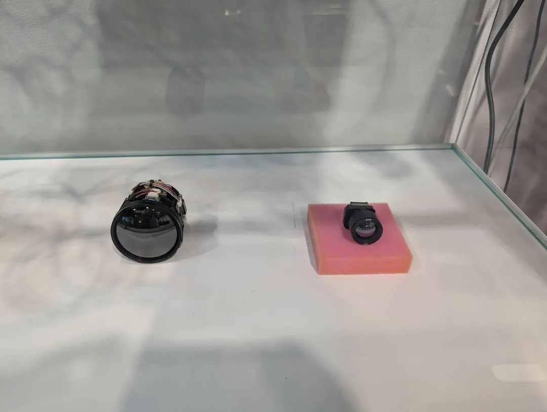 科力公司在台北航太展上展示，可整合在無人機、滯空彈藥上的熱影像模組。(圖/宋玉寧攝)