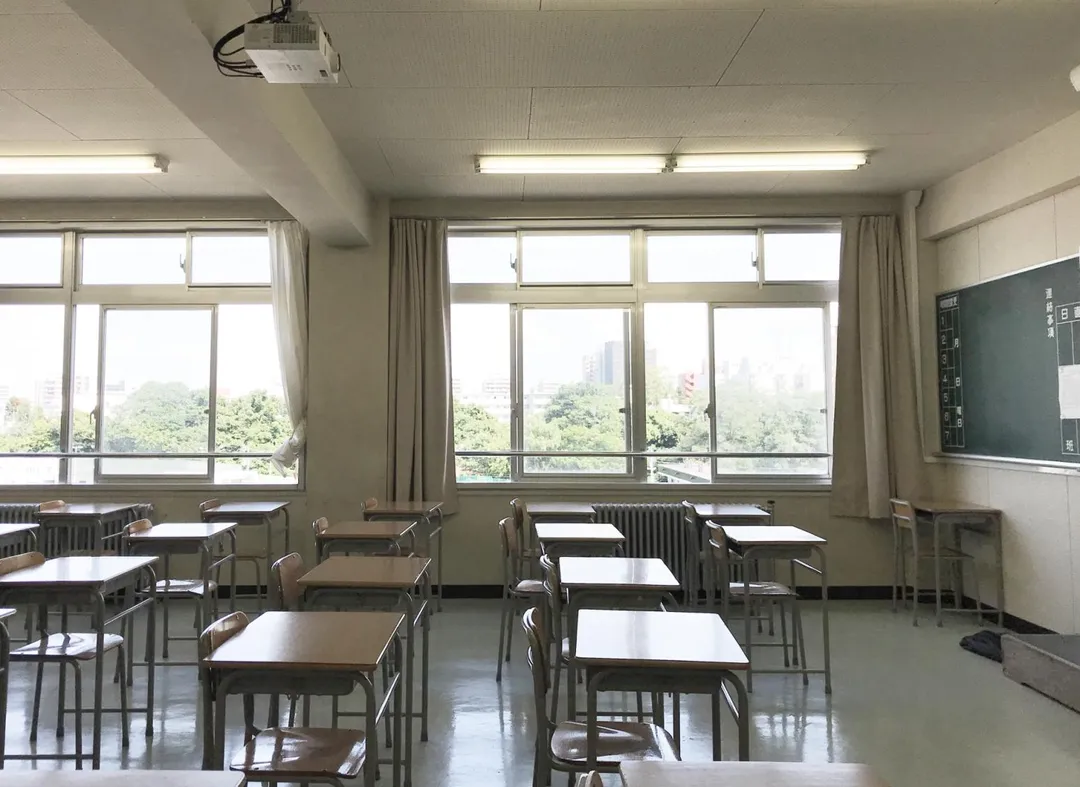 一名高中教師對學生說出「妳就是我的奴隸」。（示意圖／photoAC）