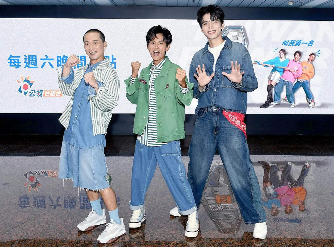 浩子（左起）、阿翔、王品澔22日出席《台灣體能王 叫我第一名》記者會。（圖／華視提供）