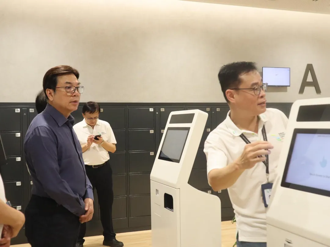 新加坡萬禮火化場增設自動化火化系統，大體送達火化場後，至火化完成均透過自動引導車提供全程服務。(圖/新北市府)