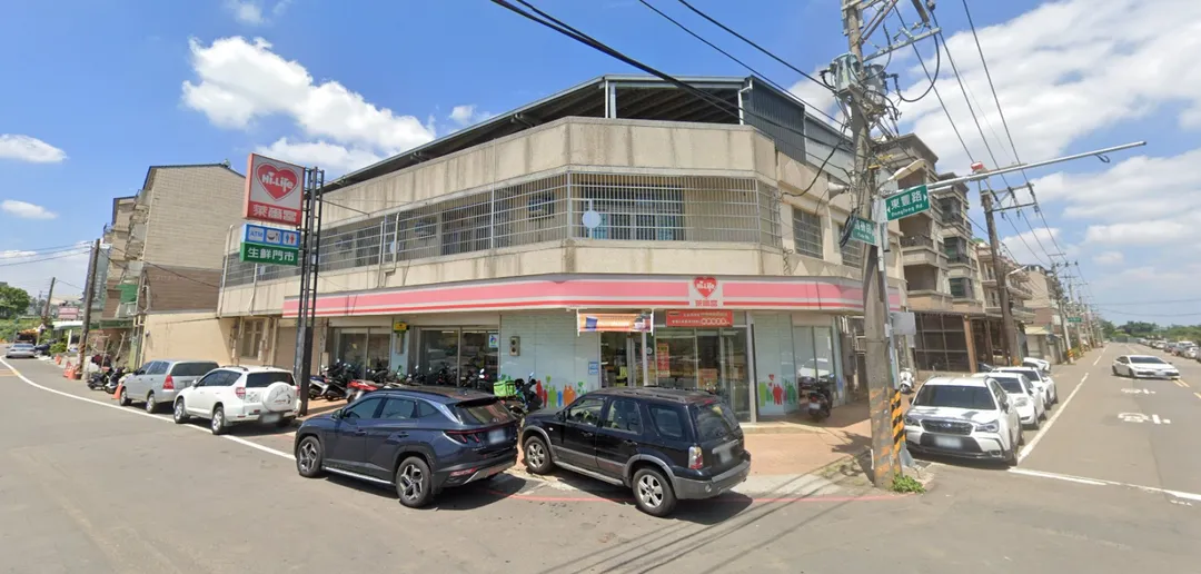 萊爾富本期開出的1000萬元特別獎出現在桃園市的「平鎮豐收店」。(圖/Google街景圖)
