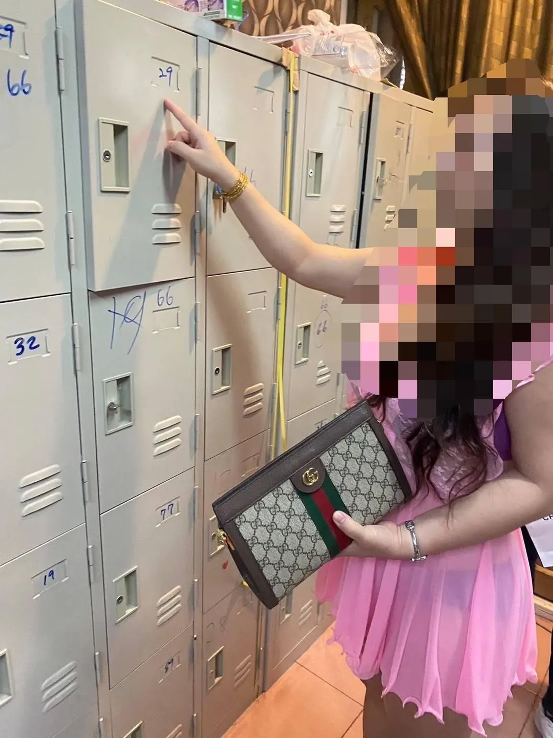 多名越南籍女子,遭人蛇集團仲介來台當監護工,實際則從事色情交易 ,被移民署偵破。(圖/移民署提供)