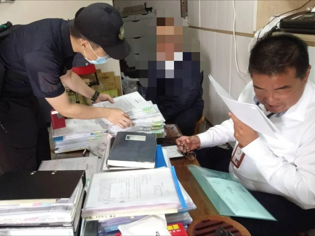 移民署嘉義專勤隊破獲高雄SPA會館暗藏春色,假仲介監護工名義,逼迫越南女子賣淫。(圖/移民署提供)