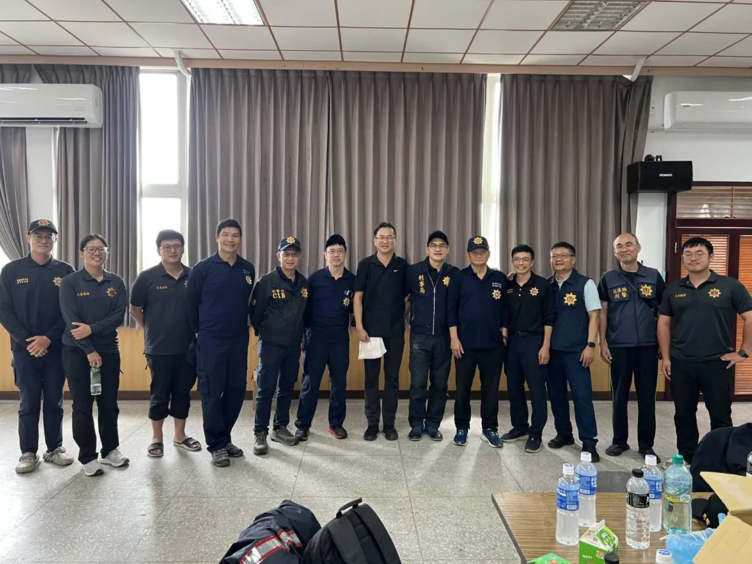 刑事局鑑識中心團隊成員,是這次堰塞湖潰堤事件中,協助家屬找回罹難者身份,最重要的幕後英雄。(圖/刑事局提供)