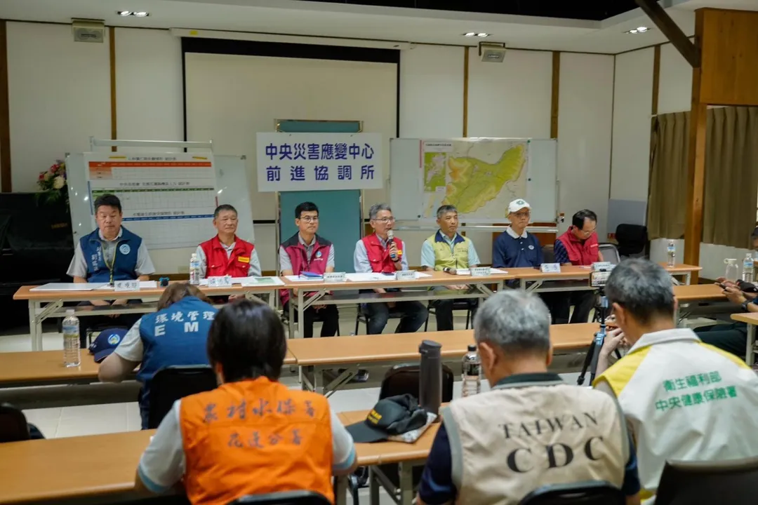 圖為中央災害應變中心前進協調所26日召開第4次工作會報後記者會。（圖/行政院提供）