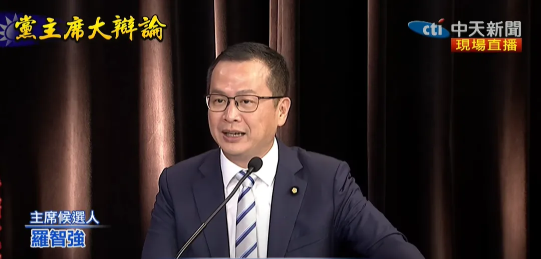 羅智強回答犀利提問。（圖／中天新聞）