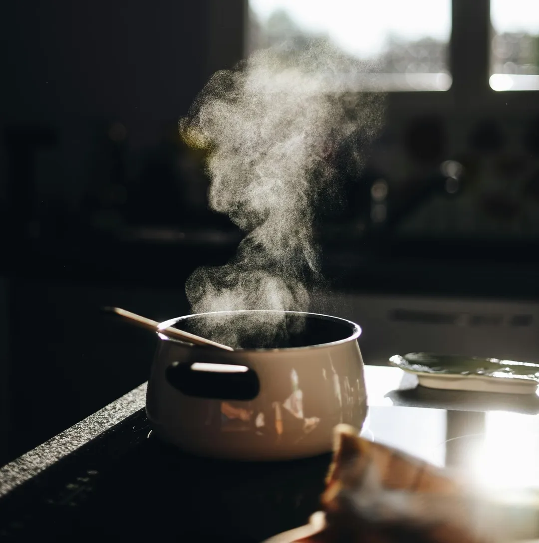 廣西一名男童被熱湯燙到一度生命垂危。（示意圖／unsplash）