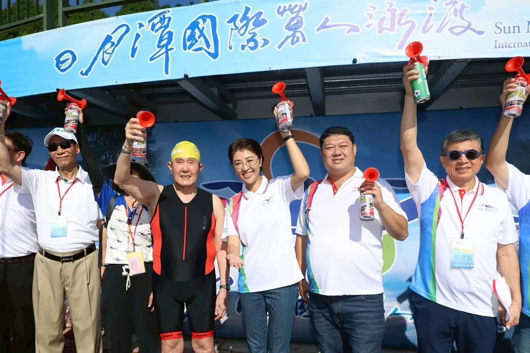 馬英九參加日月潭萬人泳渡。（圖／翻攝許淑華臉書）