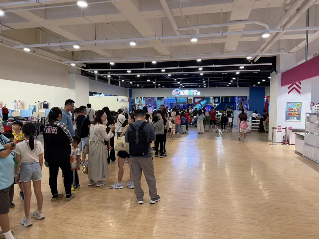 排隊人潮洶湧。（圖／追風企業營運本部提供）